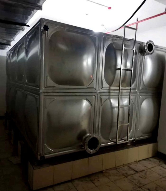 不銹鋼水箱解決了我們用水量大的問(wèn)題