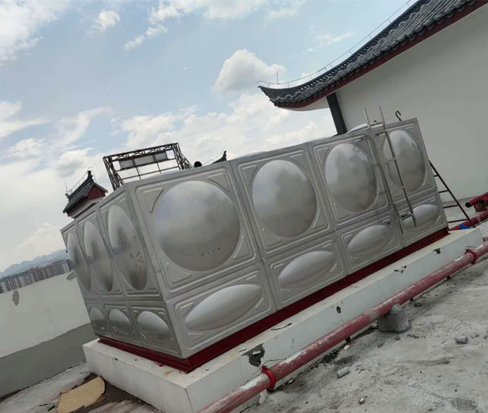 制作水箱為什么要選擇304不銹鋼水箱？