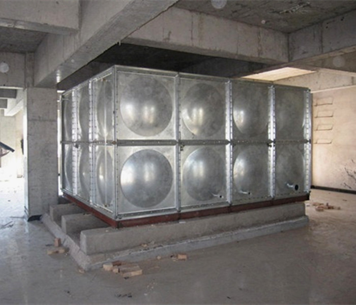 鍍鋅水箱安裝時不打底座基礎會帶來什么隱患?