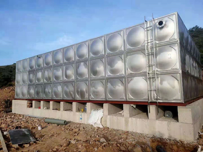 為什么要安裝屋頂不銹鋼水箱呢？它有什么作用及優點？