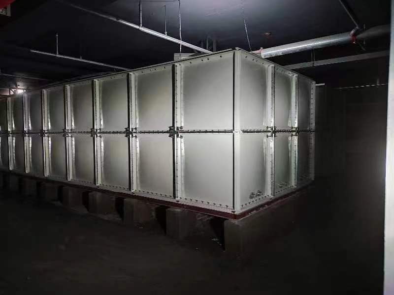 河北任丘九臺(tái)玻璃鋼人防水箱